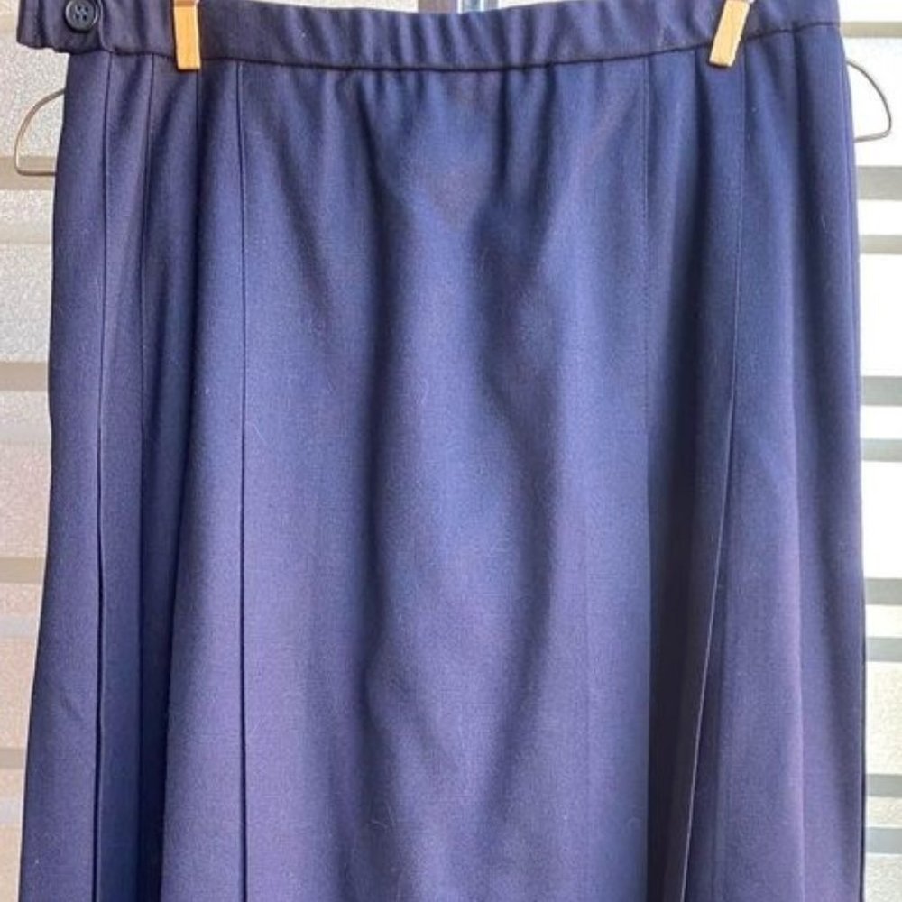 Pendleton Women’s Long Wool Skirts (navy) - Size 6